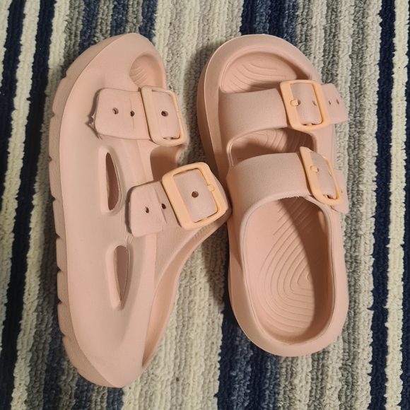 Foamy rubber sandal - Picture 2 of 4